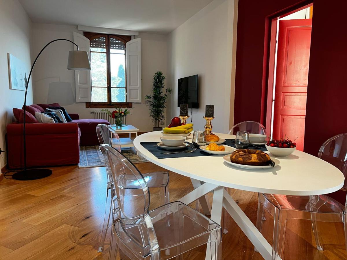 Chic Apt In Villa - Dolcevita Holiday Флоренция Екстериор снимка