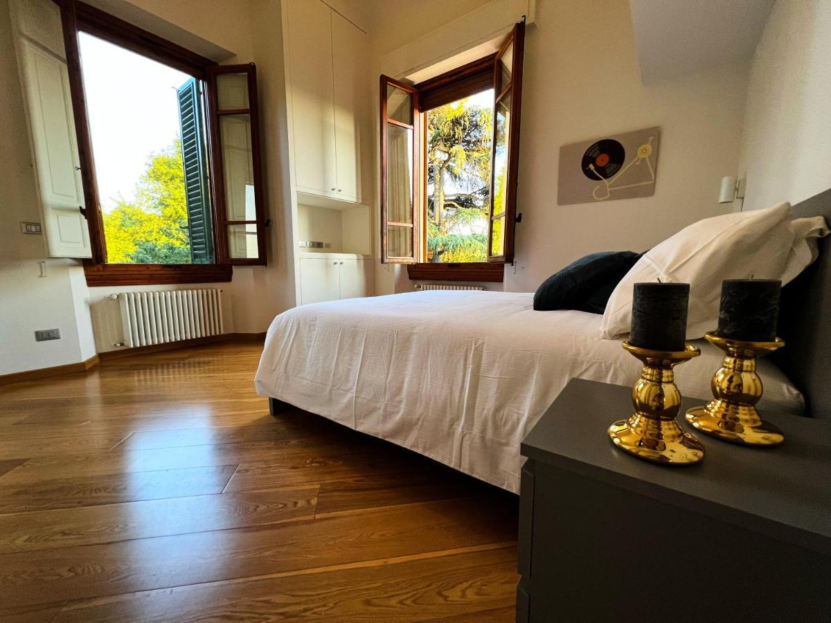 Chic Apt In Villa - Dolcevita Holiday Флоренция Екстериор снимка