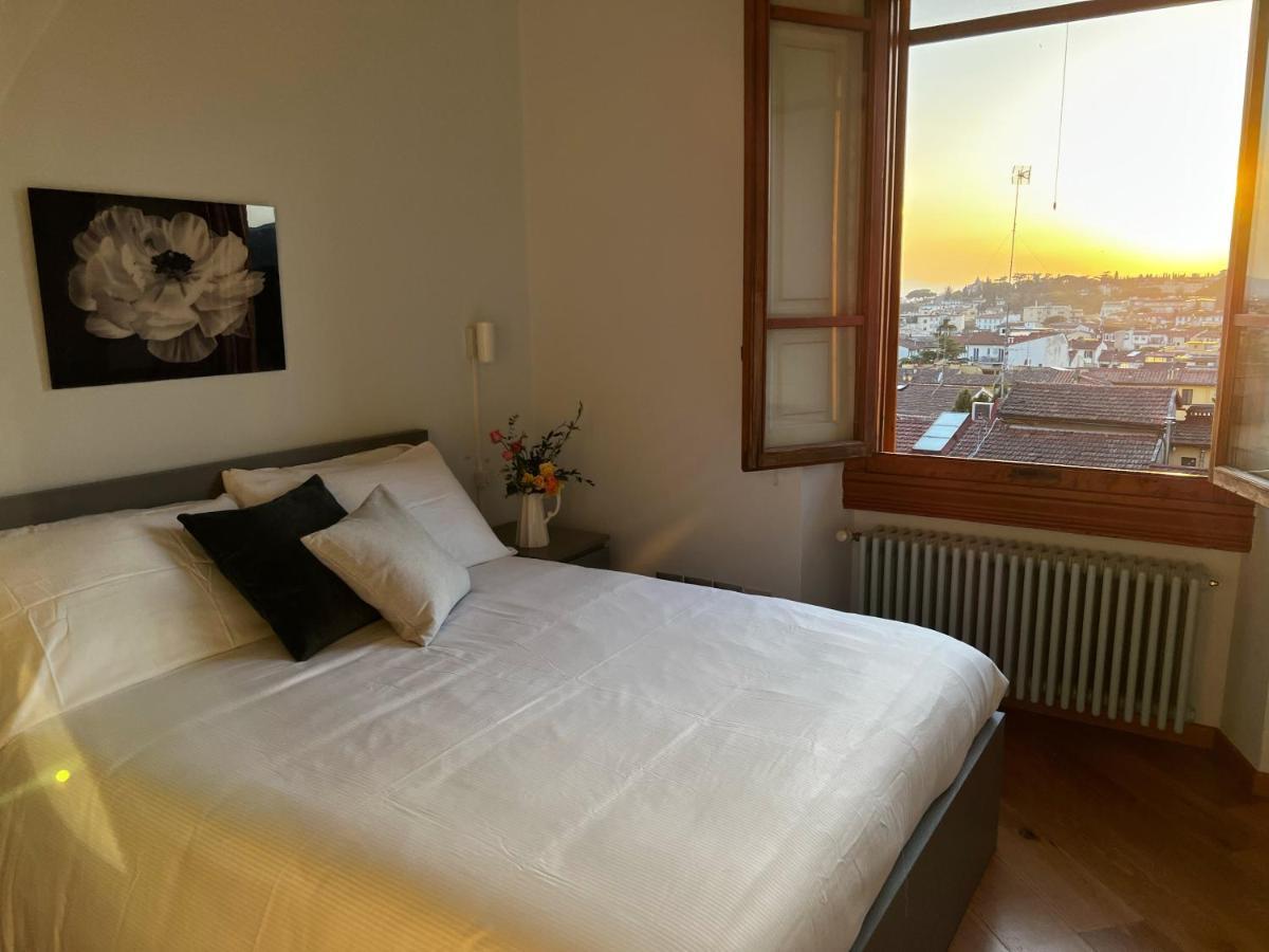 Chic Apt In Villa - Dolcevita Holiday Флоренция Екстериор снимка