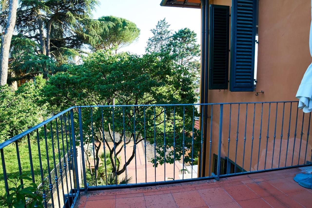 Chic Apt In Villa - Dolcevita Holiday Флоренция Екстериор снимка