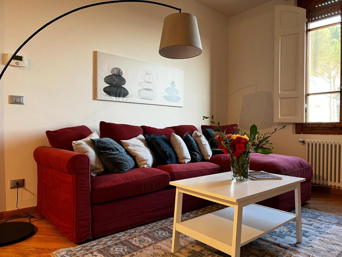 Chic Apt In Villa - Dolcevita Holiday Флоренция Екстериор снимка