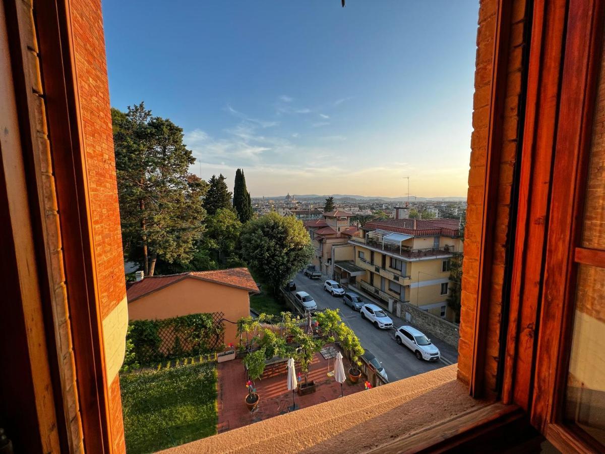 Chic Apt In Villa - Dolcevita Holiday Флоренция Екстериор снимка