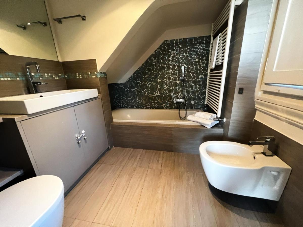 Chic Apt In Villa - Dolcevita Holiday Флоренция Екстериор снимка