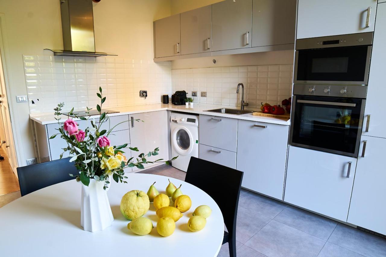 Chic Apt In Villa - Dolcevita Holiday Флоренция Екстериор снимка