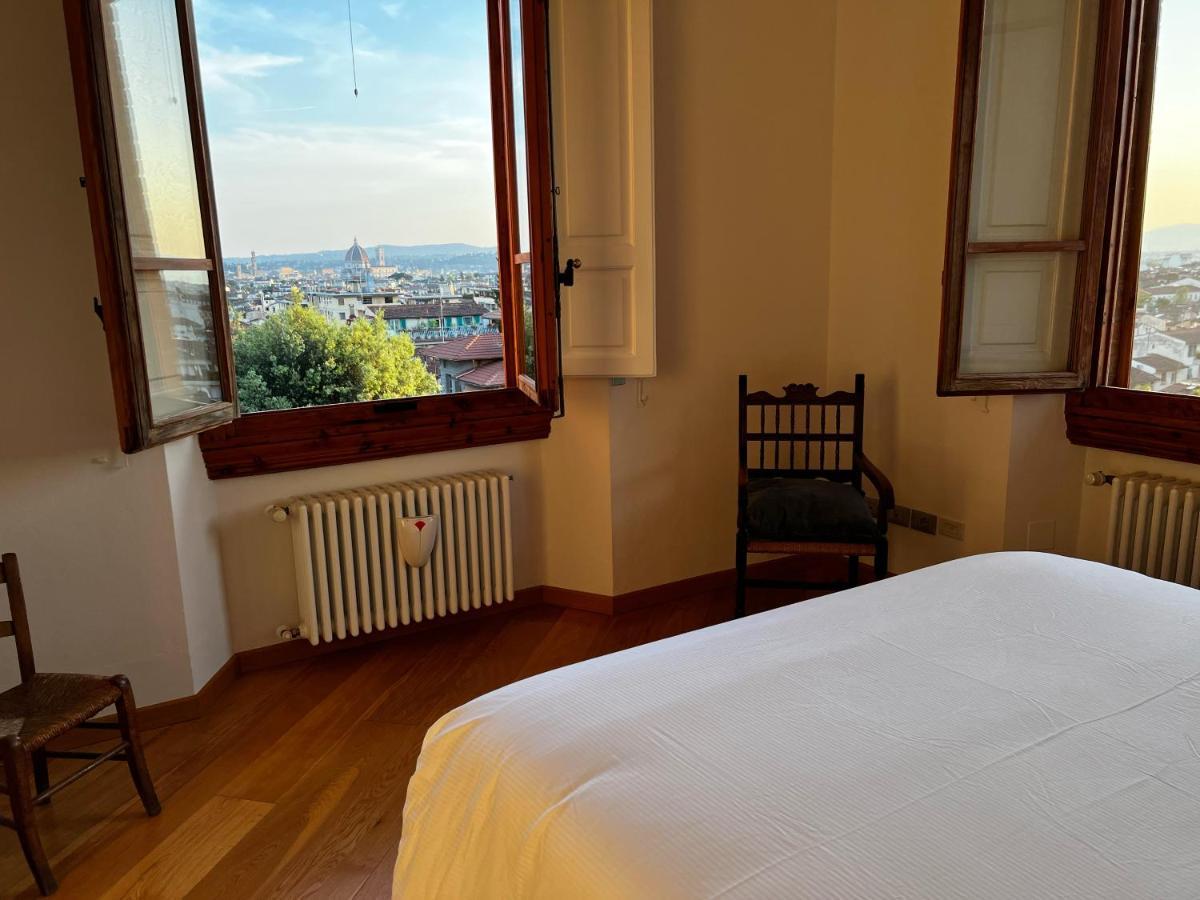 Chic Apt In Villa - Dolcevita Holiday Флоренция Екстериор снимка