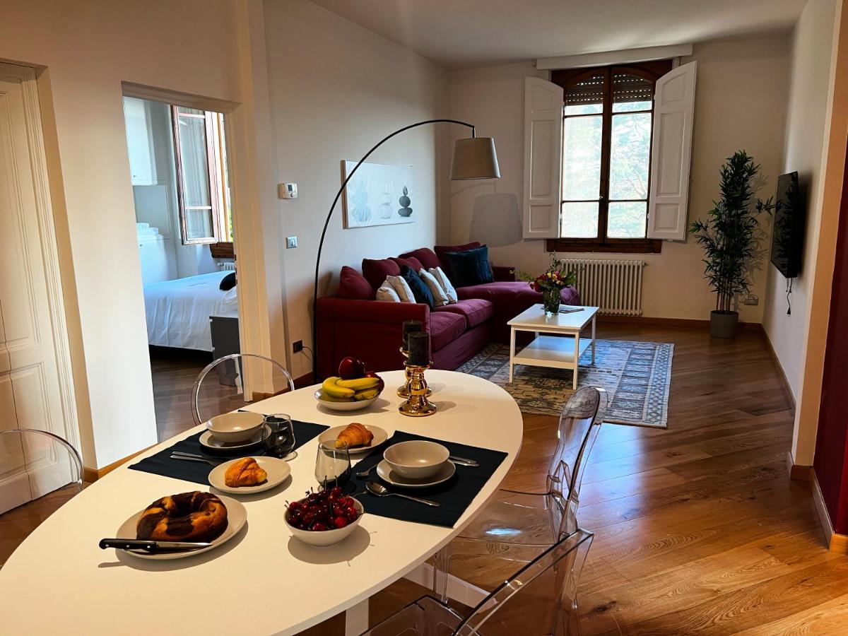 Chic Apt In Villa - Dolcevita Holiday Флоренция Екстериор снимка