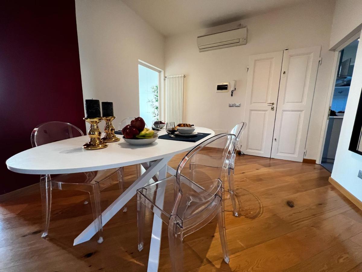 Chic Apt In Villa - Dolcevita Holiday Флоренция Екстериор снимка