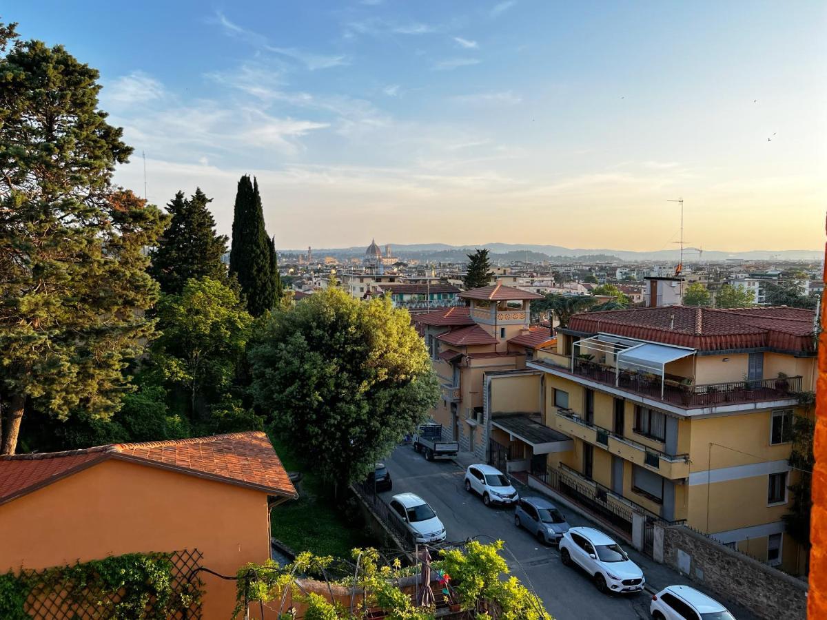 Chic Apt In Villa - Dolcevita Holiday Флоренция Екстериор снимка